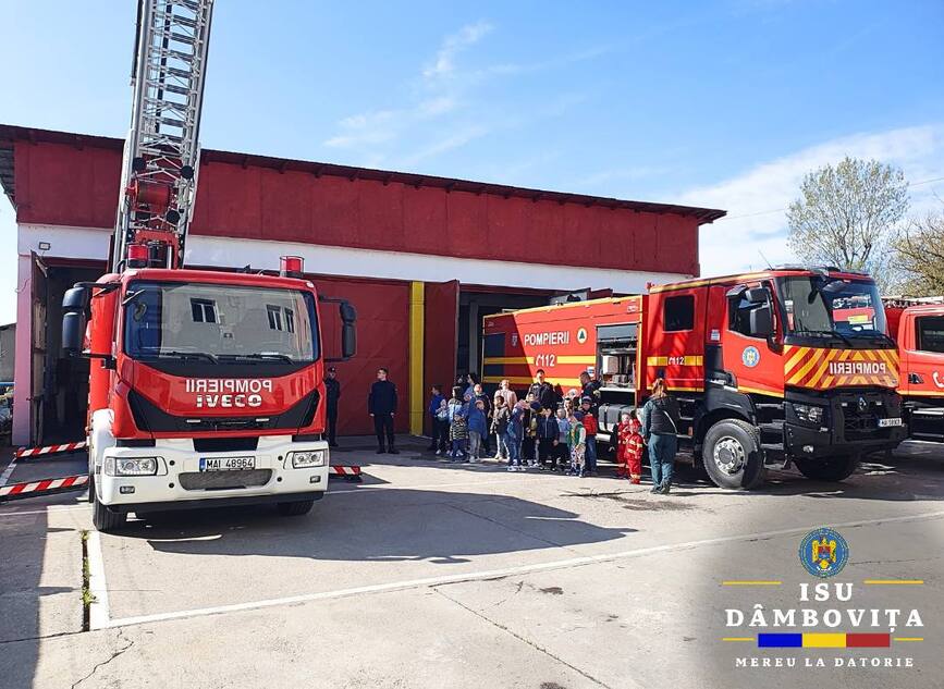 In vizita la pompieri  in cadrul programului  Saptamana Verde | imaginea 1