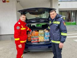 Pompierii   mesageri ai sperantei in prag de Sarbatori Pascale | imaginea 1