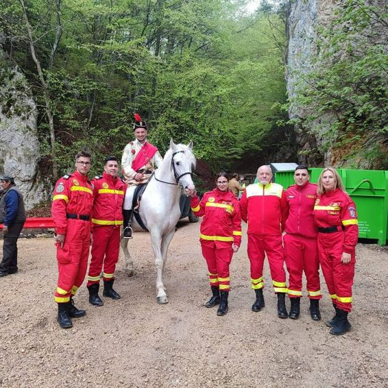 Pompierii brasoveni pastreaza traditia Junilor din Brasov | imaginea 1