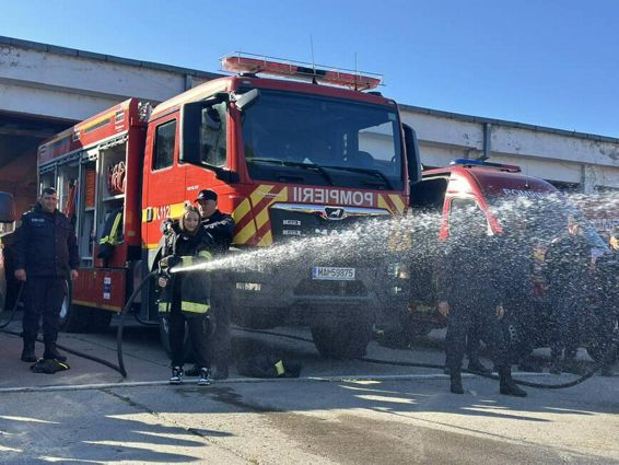 O zi plina de voie buna si curiozitate la pompieri | imaginea 1