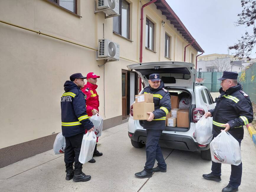 Pompierii doljeni  in misiune a binelui | imaginea 1