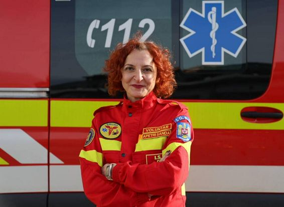 Portret de voluntar   Sanda Apetri | imaginea 1