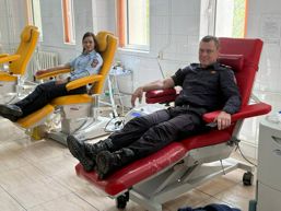 15 pompieri galateni donatori de sange pentru camaradul din Suceava | imaginea 1