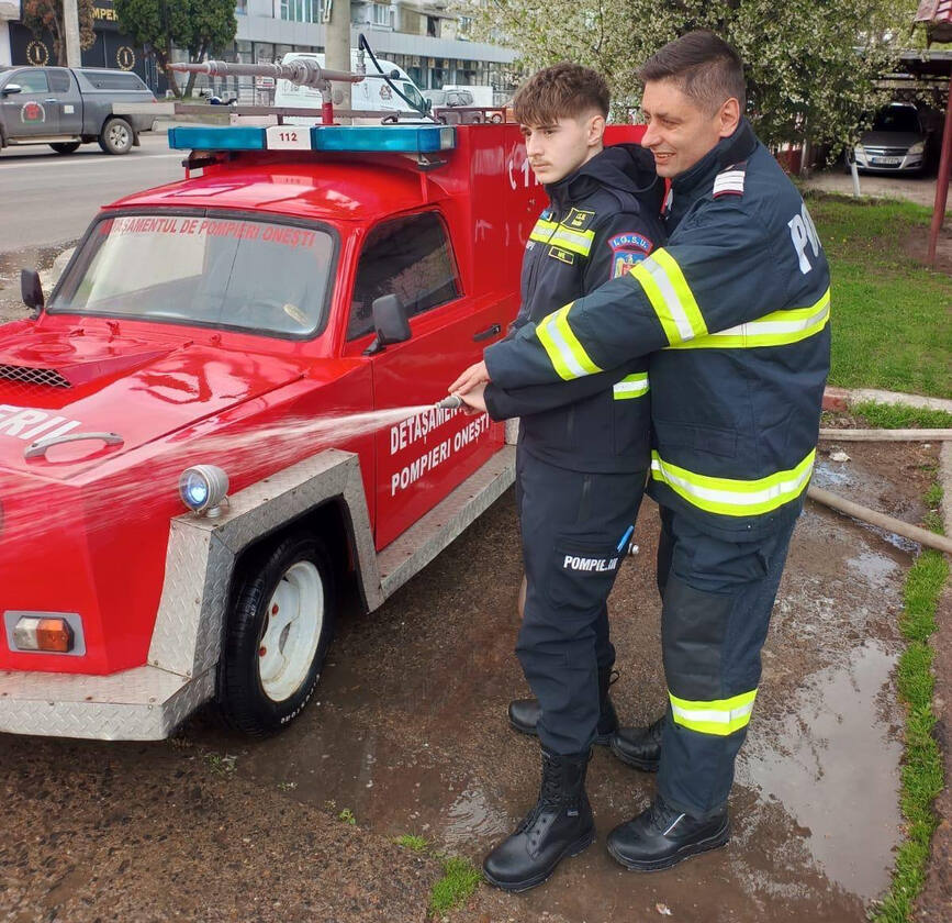 Elev si mentor  Reintalnire emotionanta dupa un deceniu | imaginea 1
