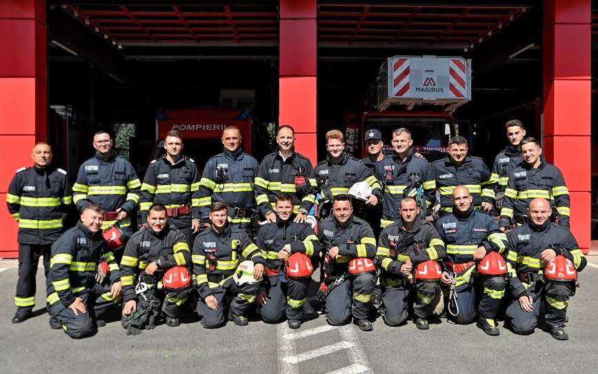 Dan Negru i a vizitat pe pompierii timiseni pentru a le aduce un omagiu | imaginea 1