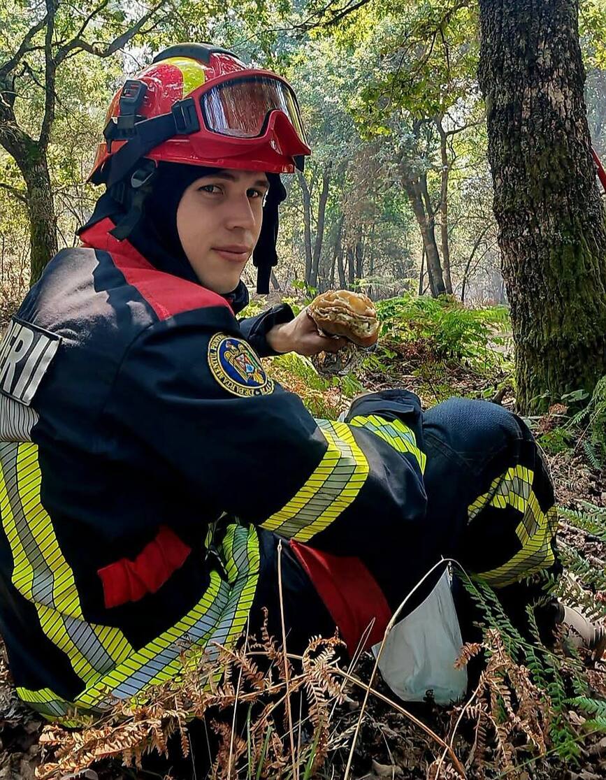 Oamenii din spatele uniformei  Linistea dintre doua incendii | imaginea 1