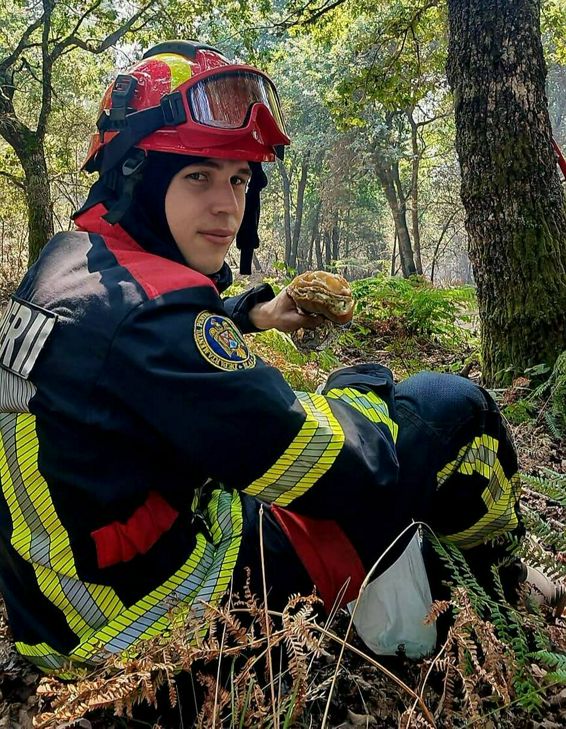 Oamenii din spatele uniformei  Linistea dintre doua incendii | imaginea 1