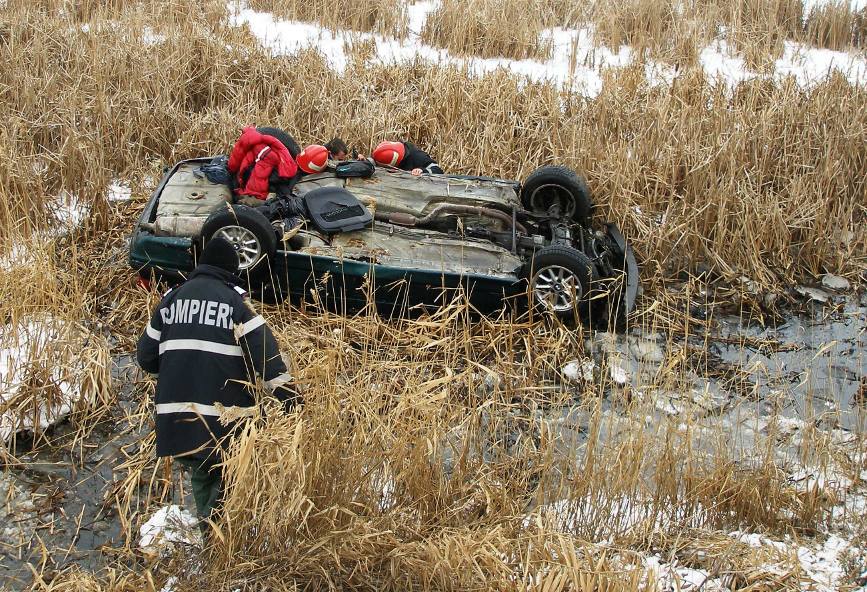 O persoana si a pierdut viata in urma unui accident de circulatie | imaginea 3