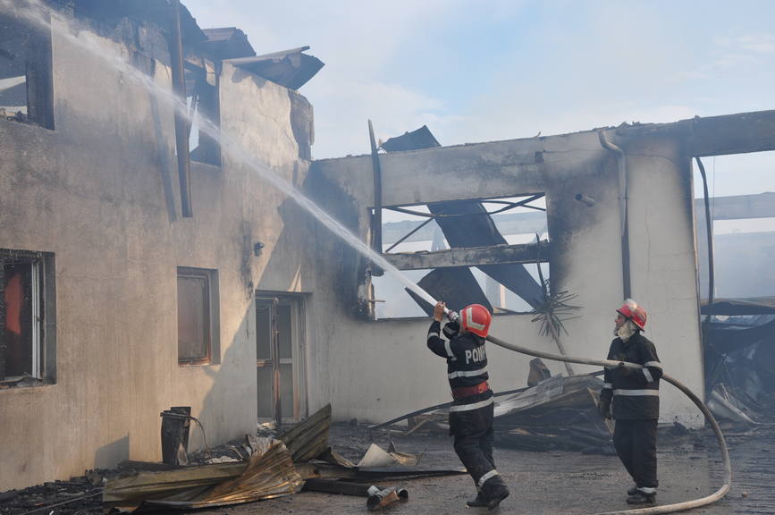 Incendiu de proportii la o fabrica de ciocolata | imaginea 1