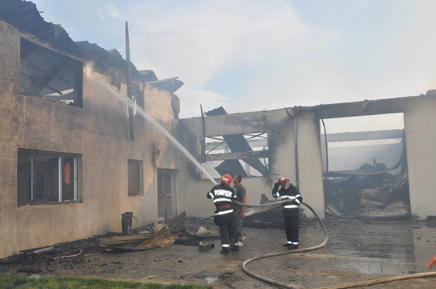 Incendiu de proportii la o fabrica de ciocolata | imaginea 2