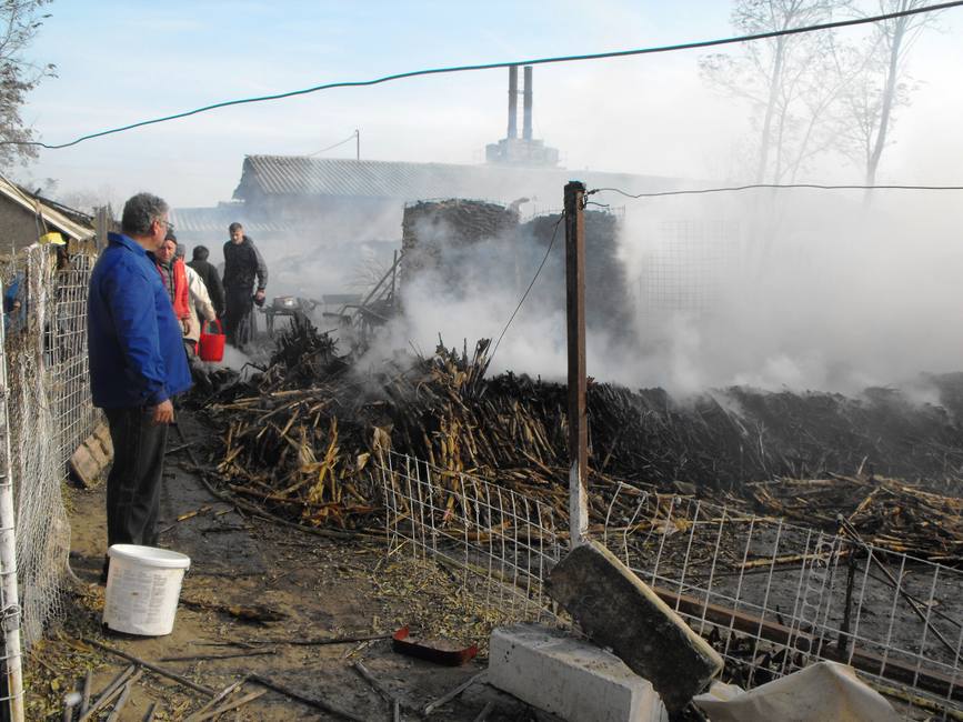Incendiu la doua gospodarii din Cocora | imaginea 1