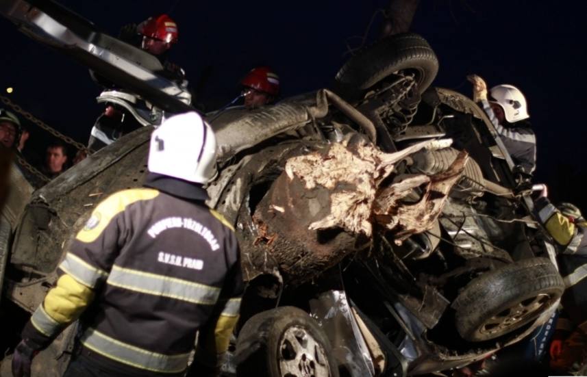 Deznodamant tragic in urma unui accident rutier produs pe DN 13A | imaginea 1