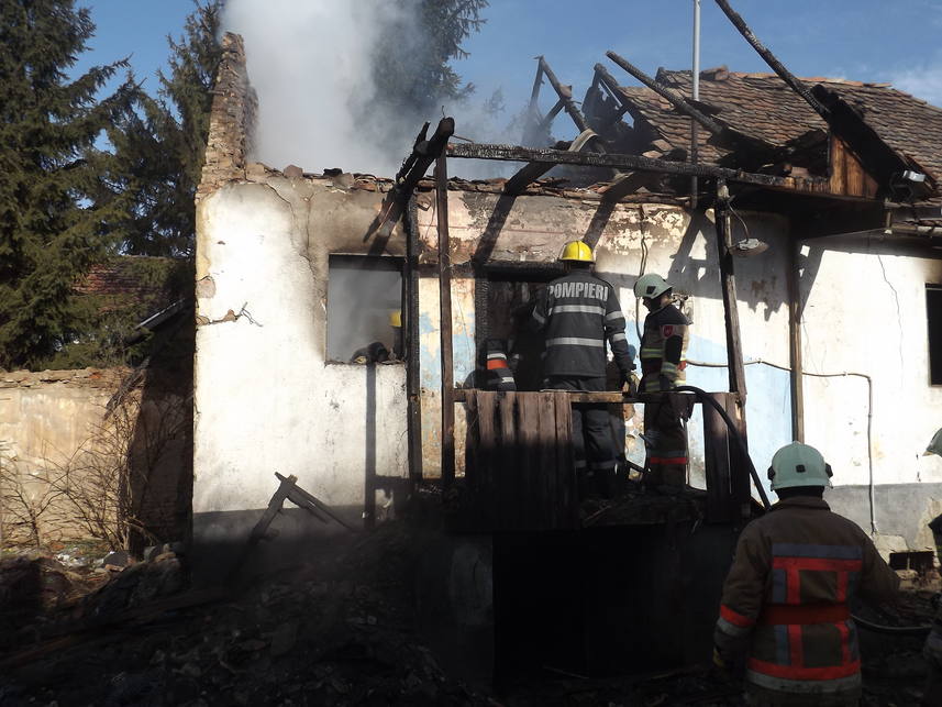 Un copil de 7 ani  victima a unui incendiu | imaginea 1