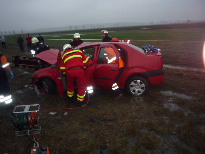 Accident cu un mort si opt raniti pe E 574 | imaginea 1