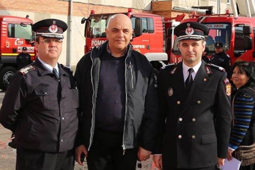 Col. Mihai-Mirel Guță și Col. Emil Apostol, alături de secretarul de stat Raed Arafat