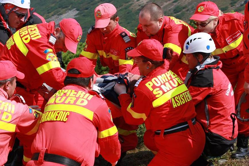 SMURD  Cinci initiale care definesc un sfert de veac din istoria medicinii romanesti  25 de ani in care SMURD a devenit sinonim cu salvarea de vieti | imaginea 3