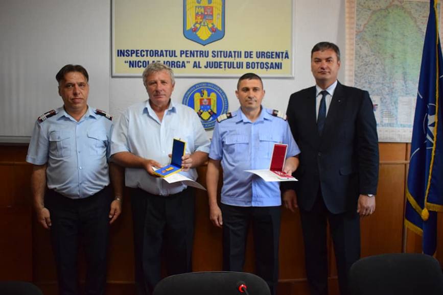 Medaliati pentru contributia importanta adusa la indeplinirea cu succes a misiunilor | imaginea 1