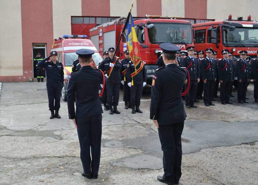 30 de ani de la infiintarea Statiei de Pompieri din orasul Scornicesti | imaginea 1