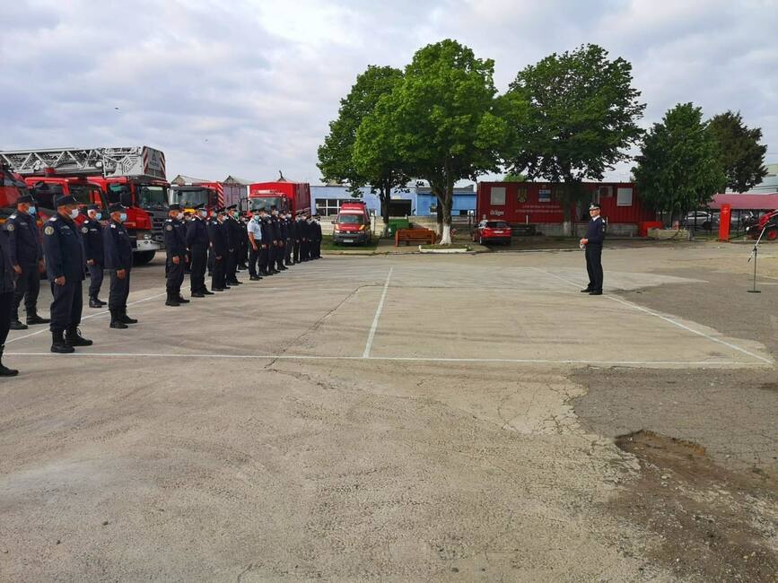 Final de cariera militara pentru 3 pompieri albaiulieni | imaginea 1