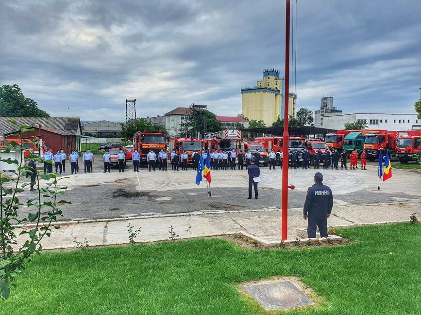 Final de cariera militara pentru 2 pompieri albaiulieni | imaginea 2