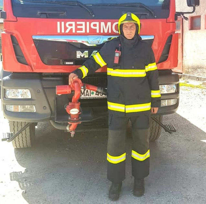 25 de ani de activitate pentru salvarea vietii oamenilor   Plt  adj  sef Badea Marian | imaginea 1