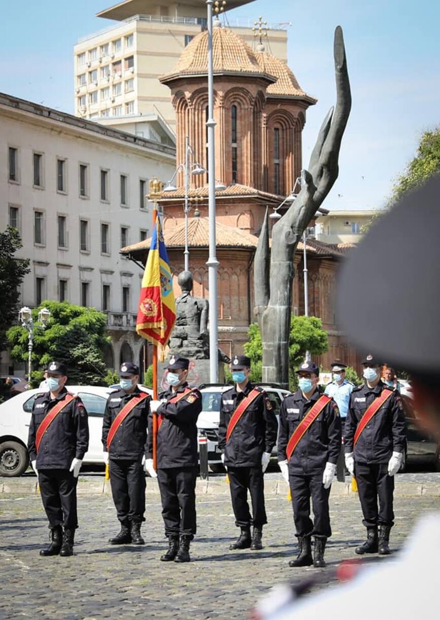 Emblema de Onoare pentru salvarea vietii unei persoane   Respect  Plutonier Rad Radu | imaginea 2