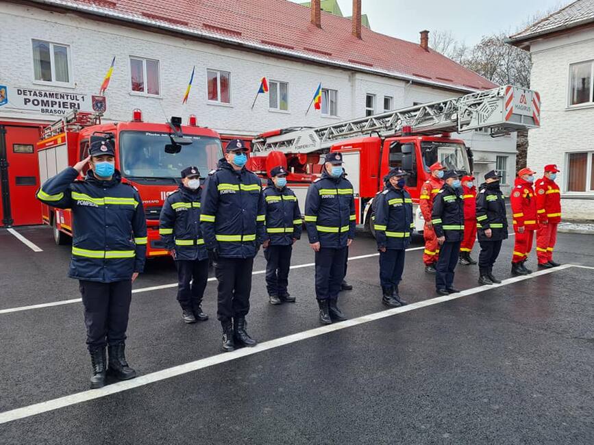 Avansari in grad si distinctii de Ziua Romaniei | imaginea 1