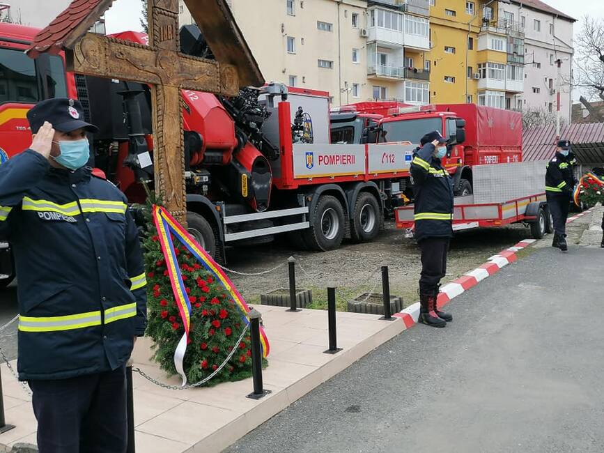 ISU Sibiu   Activitati de comemorare a eroilor martiri si depunerea juramantului militar | imaginea 1