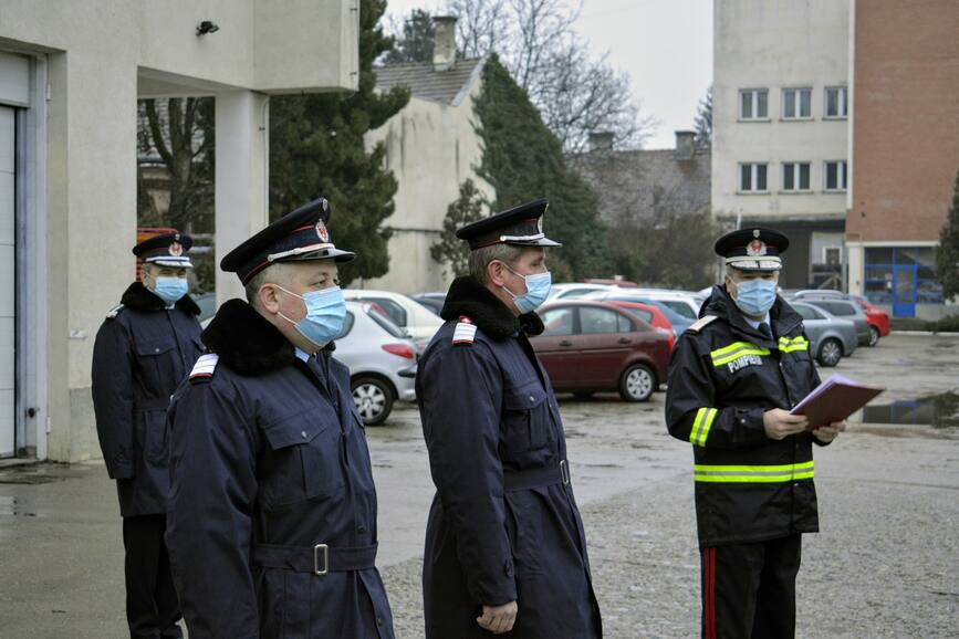 Pensie lunga si sanatate  Respect  Plt  adj  sef Ovidiu Oltean si Plt  adj  Vasile Gligan | imaginea 1