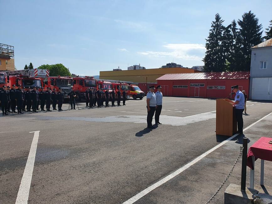 Momente emotionante la sediul ISU Mures   avansari si depuneri de juramant militar | imaginea 1