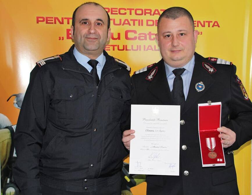 Rasplatit cu medalia  Meritul Sanitar    Felicitari  Plutonier adjutant Olteanu Rares | imaginea 1