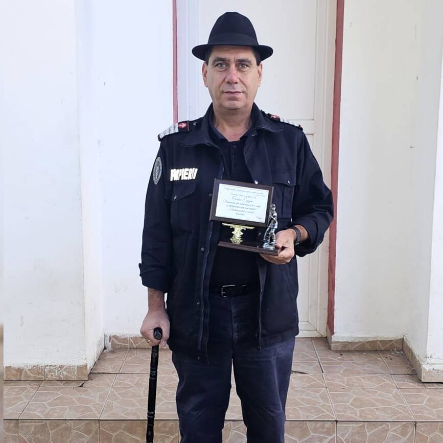 Pensie lunga si sanatate  Respect  Plutonier adjutant sef Corbu Eugen | imaginea 1