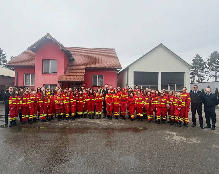 Eroii fara salariu   Pompierii bistriteni si au onorat voluntarii | imaginea 1