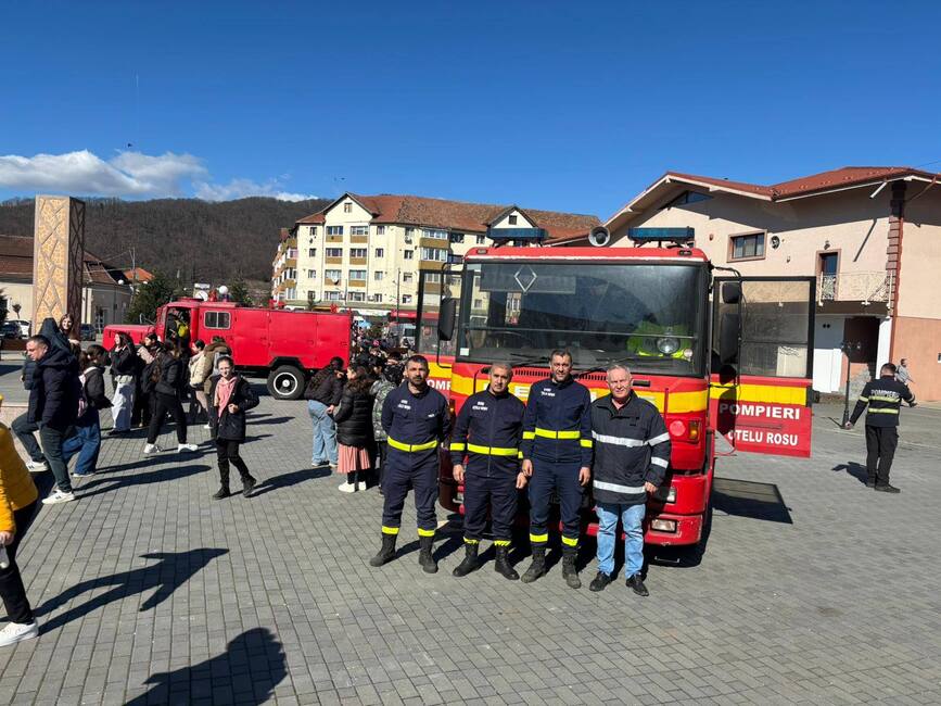 Lectii pentru viata  Saptamana Protectiei Civile in scoli | imaginea 1