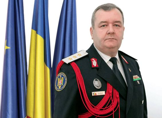 Inca un general pleaca din IGSU  Generalul locotenent Benone Gabriel Duduc trece in rezerva chiar de Ziua Pompierilor | imaginea 1