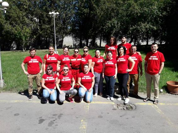 Medici mercenari de a v ati ascunselea cu moartea printre gafe de politruci | imaginea 1