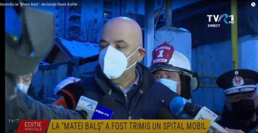 În imagine, de la stânga la dreapta, conform HG 557/2016 și în fapt, comandantul acțiunii - șeful DSU, Raed Arafat, col. Orlando Șchiopu - inspector șef ISU București-Ilfov, în fapt, probabil comandantul intervenției și inspectorul general al IGSU, general maior Dan Paul Iamandi, comandantul intervenției conform OMAI 1134, în fapt, pe post de gură-cască, în trecere, pe la Balș.