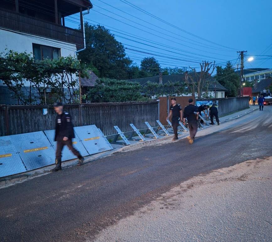 Dezastrul de la Praid si nepasarea autoritatilor  Arafat convocase principalii operativi ai pompierilor  la Mamaia  la un atelier de lucru | imaginea 1