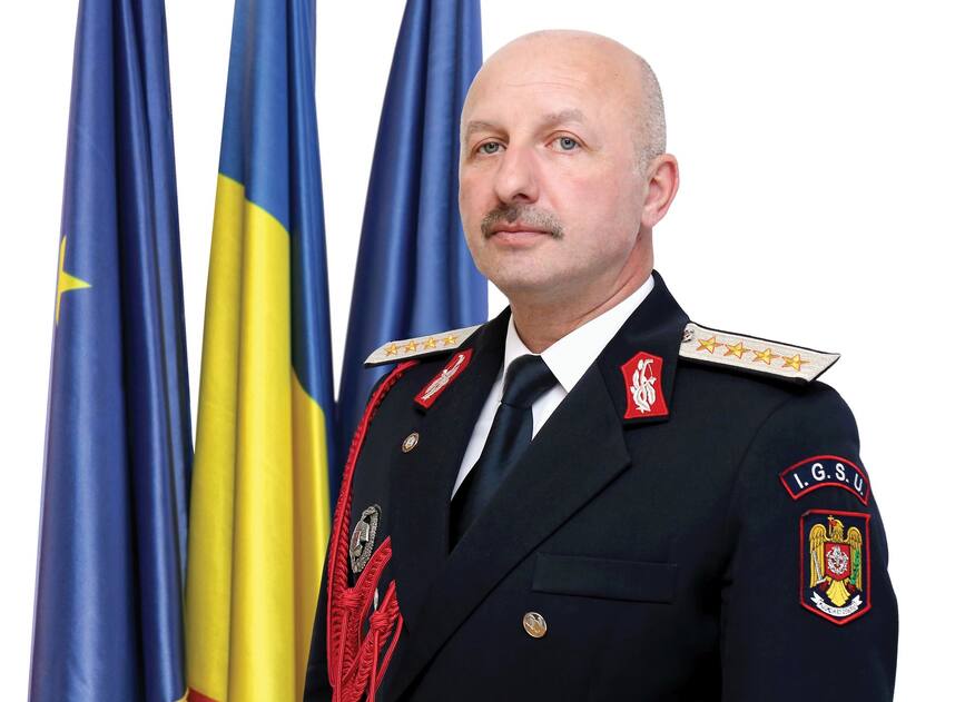 Predoiu si Arafat calca in picioare pompierii intr o miscare fara precedent  seful IGSU  detasat  la DSU | imaginea 1
