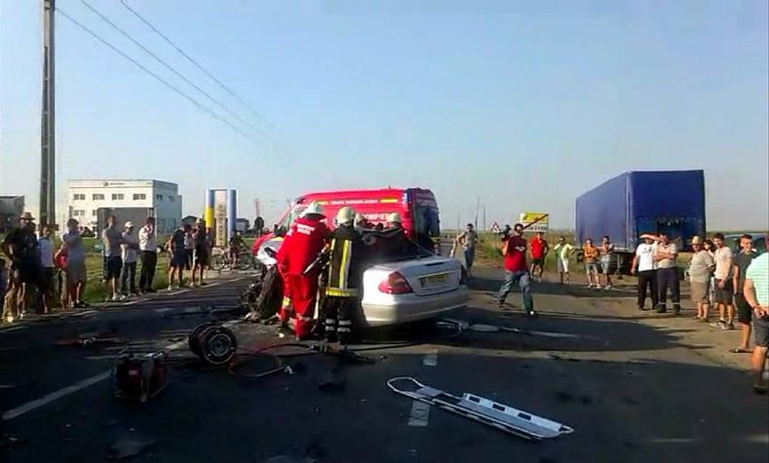 Accident rutier pe raza localitatii Dumbraveni | imaginea 1