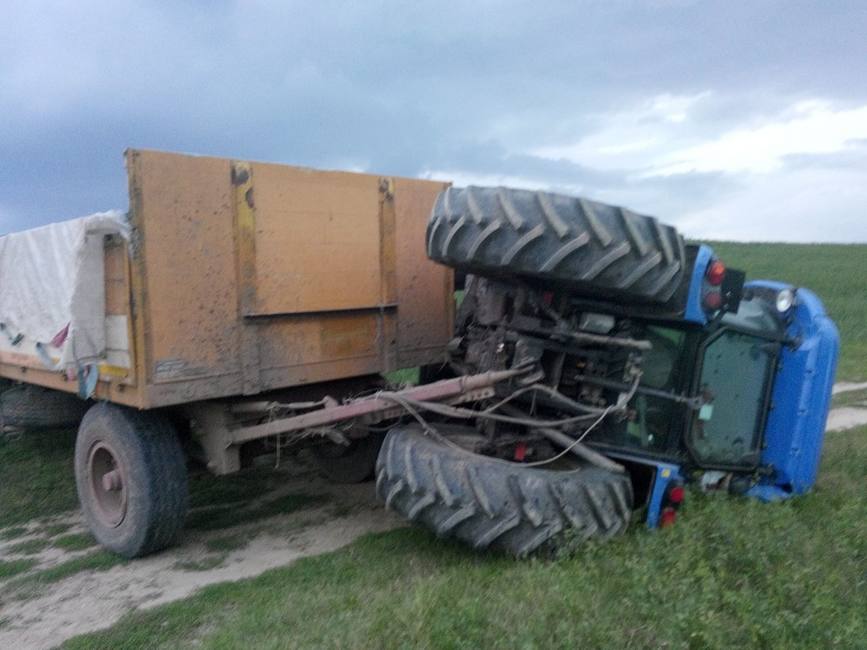 Barbat decedat dupa ce a fost calcat de tractor  la Cezieni | imaginea 1