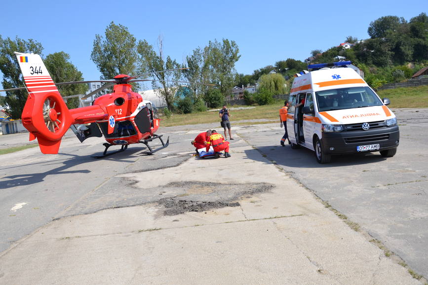 Inceput de incendiu soldat cu doi minori raniti | imaginea 1