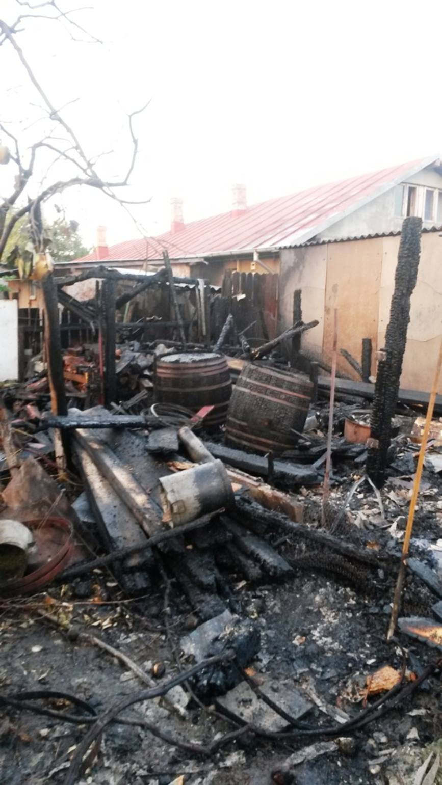 Interventie la incendiu de anexe gospodaresti in municipiul Oltenita | imaginea 1