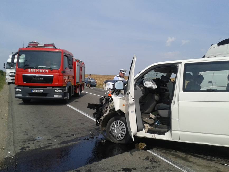 O femeie si copilul ei  si au pierdut viata intr un tragic accident rutier | imaginea 1