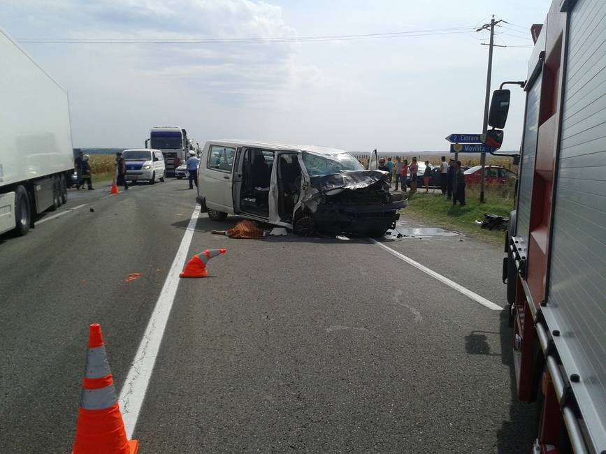 O femeie si copilul ei  si au pierdut viata intr un tragic accident rutier | imaginea 2