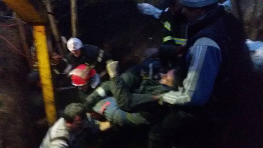 Barbat surprins de un mal de pamant  salvat de pompieri | imaginea 2