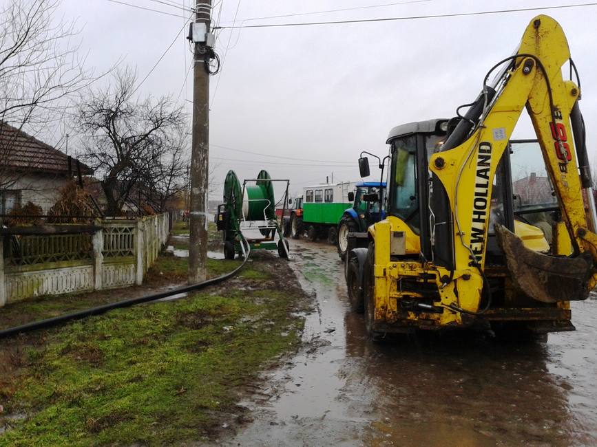 Interventii la inundatii in comuna Dragalina | imaginea 2