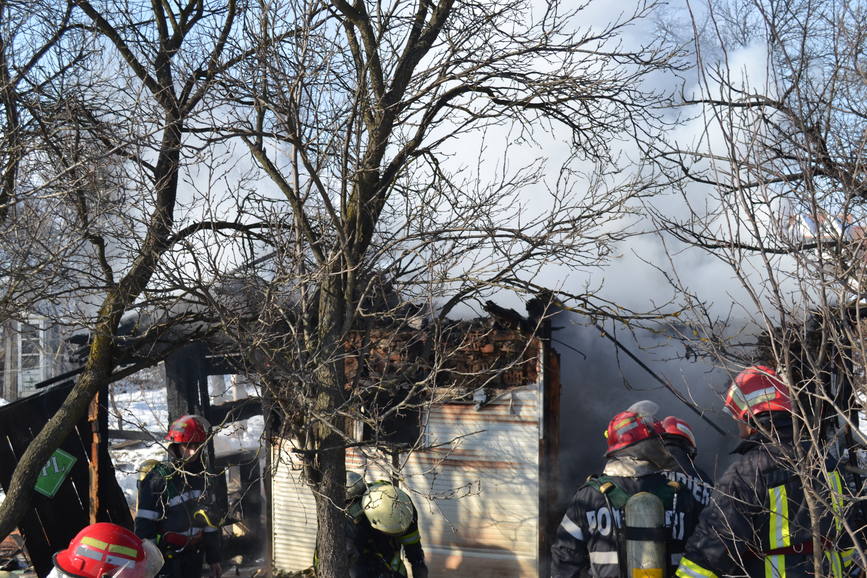 Interventii pentru stingerea a doua incendii | imaginea 1