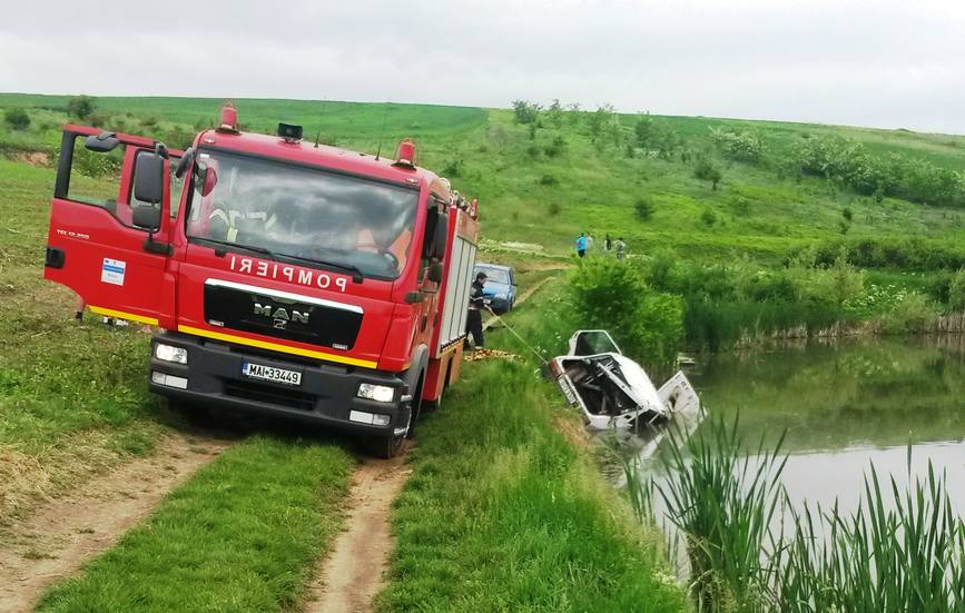 Interventie dificila pe un lac din comuna Cascioarele | imaginea 1