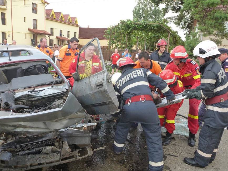 Accident rutier cu patru raniti | imaginea 2